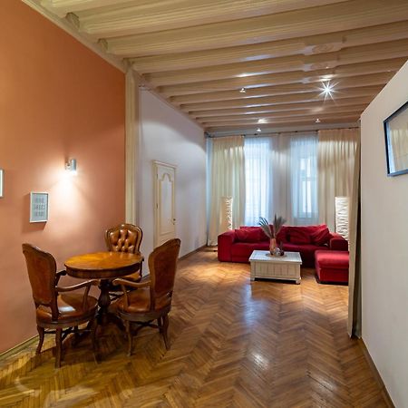 Appartamento Romari Rynok Sguare VIP Leopoli Esterno foto