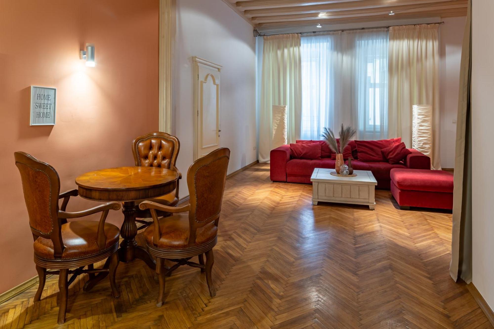 Appartamento Romari Rynok Sguare VIP Leopoli Esterno foto